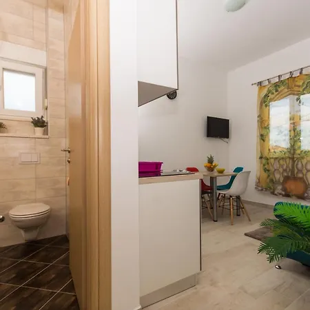Ploka Aparthotel