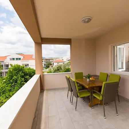 Aparthotel Ploka