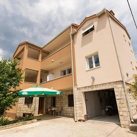 Aparthotel Ploka Okrug Gornji