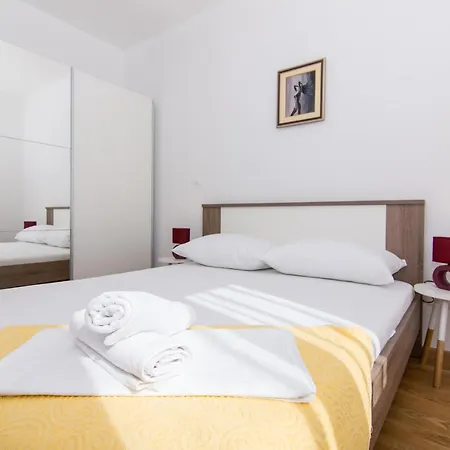 Aparthotel Ploka Okrug Gornji
