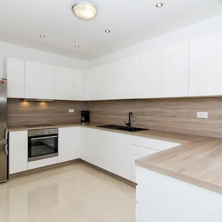 Ploka Aparthotel *