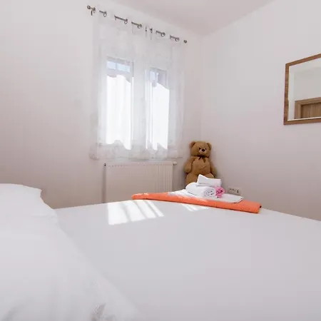 Ploka Aparthotel