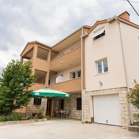 Aparthotel Ploka *