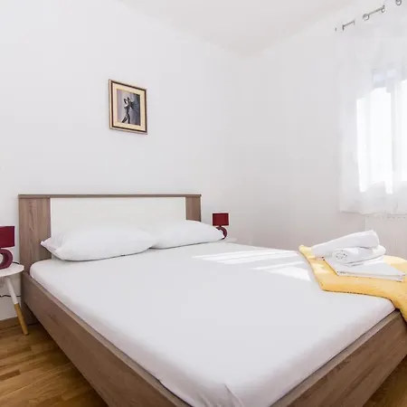 Ploka Aparthotel