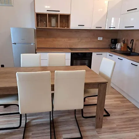 Aparthotel Ploka *