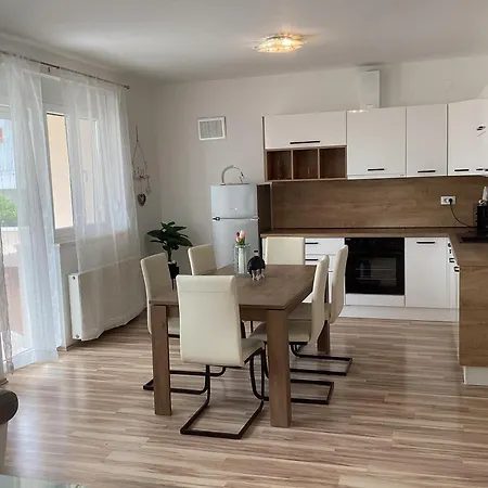 Ploka Aparthotel