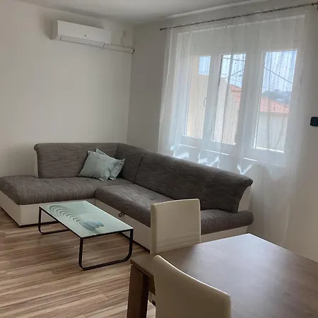 Aparthotel Ploka *